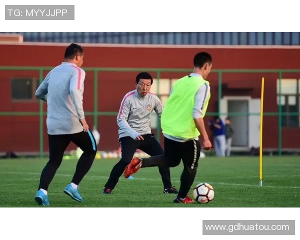 足球明星意外饮用藿香正气引发热议球迷纷纷猜测背后故事与健康影响